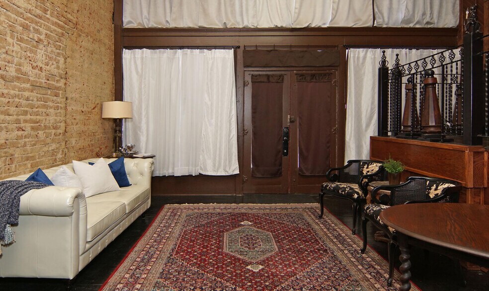 More Photos Of 124 Austin st, Comanche Bar For Sale