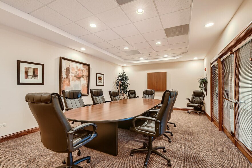 More Photos Of 108 S Wynstone Park Dr, North Barrington Office For Lease