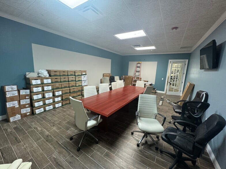 More Photos Of 7405 28th Street Ct E, Sarasota Warehouse For Lease