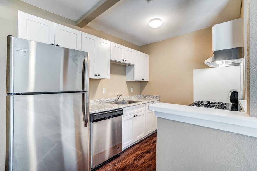 More Photos Of 216 Lucas St, San Antonio Apartments For Sale