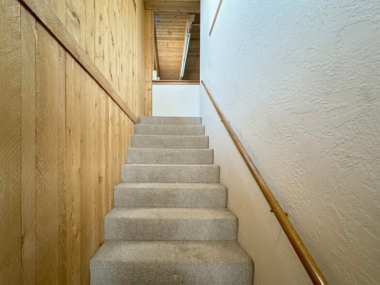 More Photos Of 275 S 7th Ave, Sequim Auto Repair For Sale