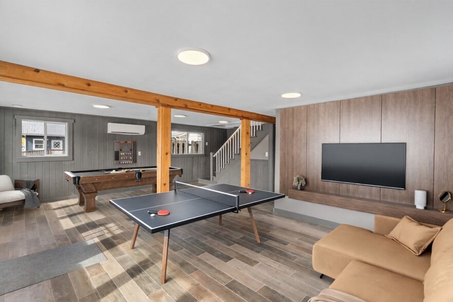 More Photos Of 40 Main St, Pacific Beach Office For Sale