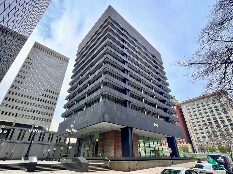 More Photos Of 20 S Charles St, Baltimore Office For Lease