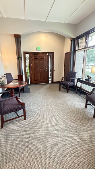 More Photos Of 10321 N Pennsylvania St, Indianapolis Office For Lease