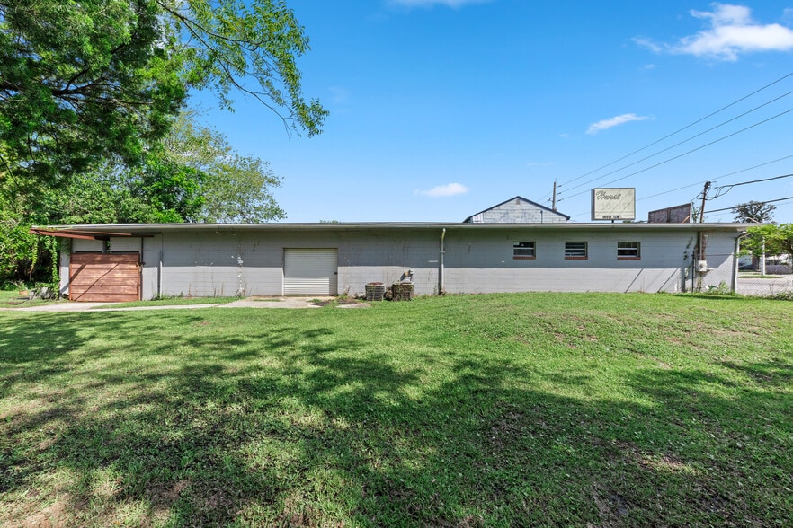 More Photos Of 7262 Lem Turner Rd, Jacksonville Auto Repair For Sale