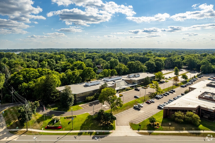 More Photos Of 2600 S Telegraph Rd, Bloomfield Hills Office For Lease