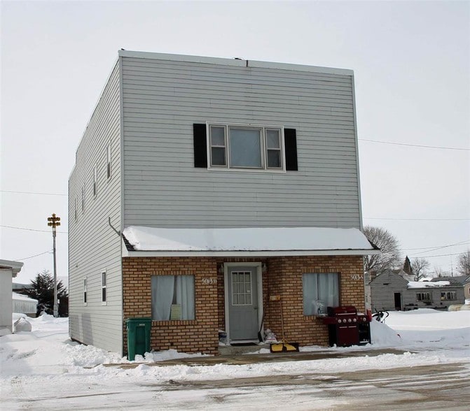 5013 Main St  