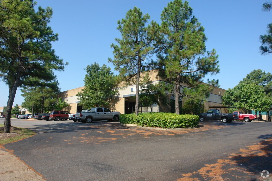 More Photos Of 4133-4175 Senator St, Memphis Light Distribution For Lease