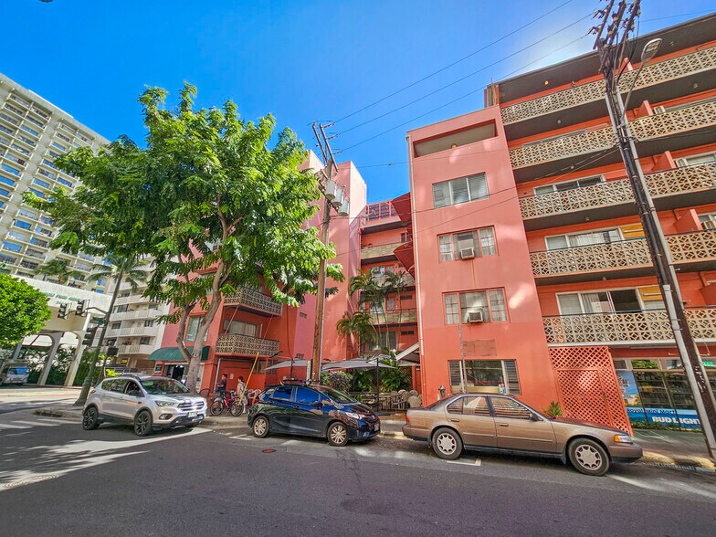 More Photos Of 151 Uluniu Ave, Honolulu Hotel For Lease