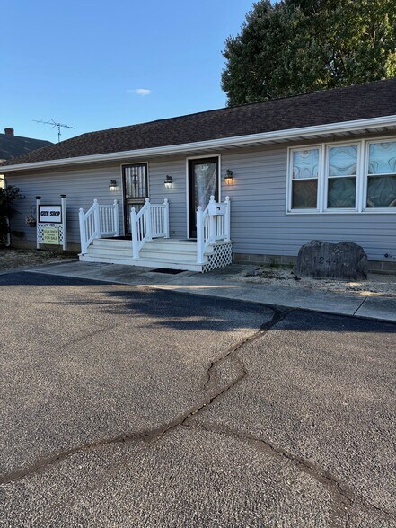 Primary Photo Of 1244 Forrest Ave, Dover Office For Sale