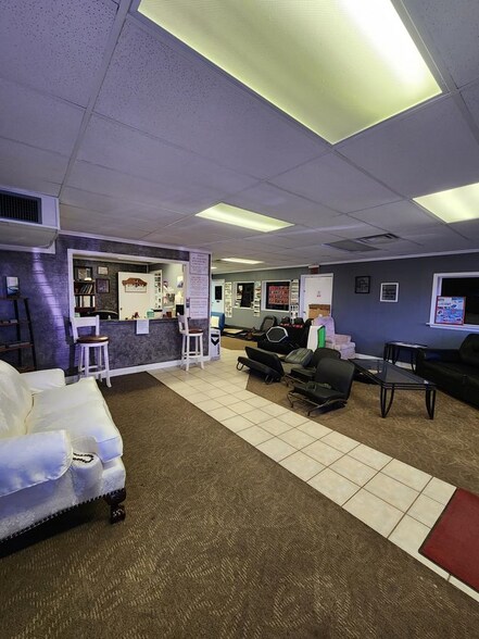 More Photos Of 3415 W Wall St, Midland Flex For Lease