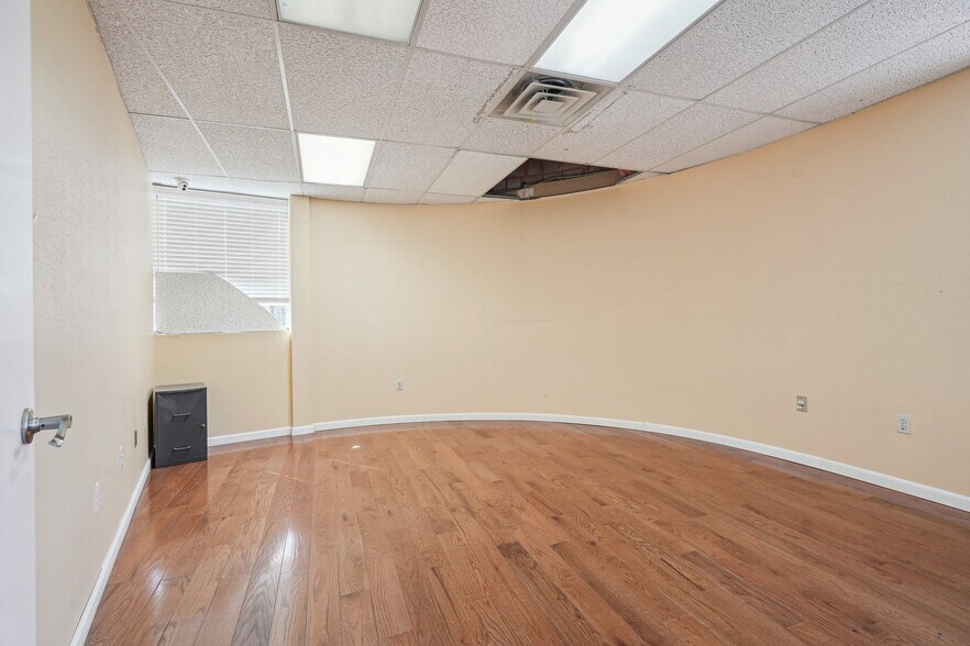 More Photos Of 200 South St, New Providence Medical For Sale