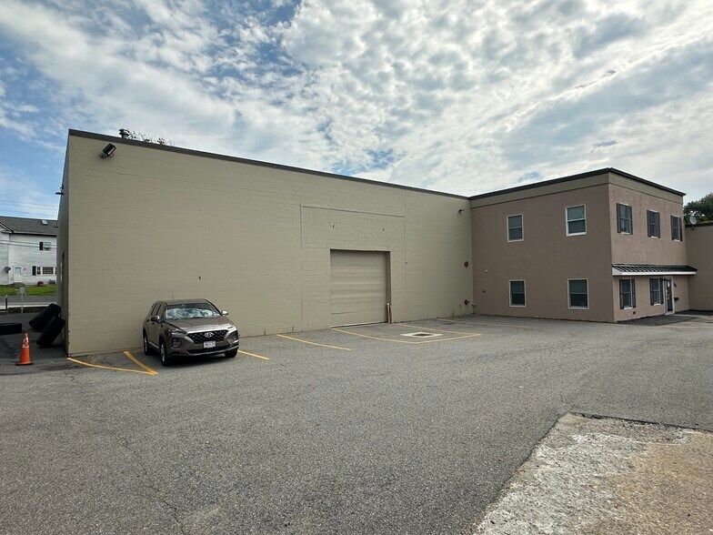 Primary Photo Of 55 Maple St, Marlborough Warehouse For Lease