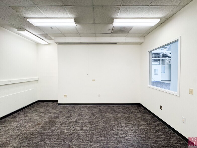 More Photos Of 35 NE Industrial Rd, Branford Research And Development For Lease