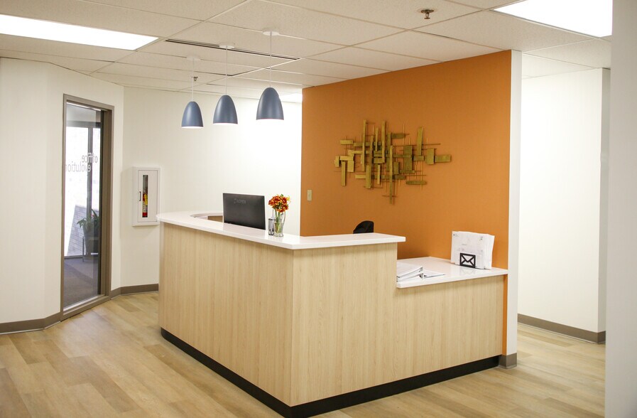 More Photos Of 12747 Olive Blvd, Creve Coeur Coworking Space