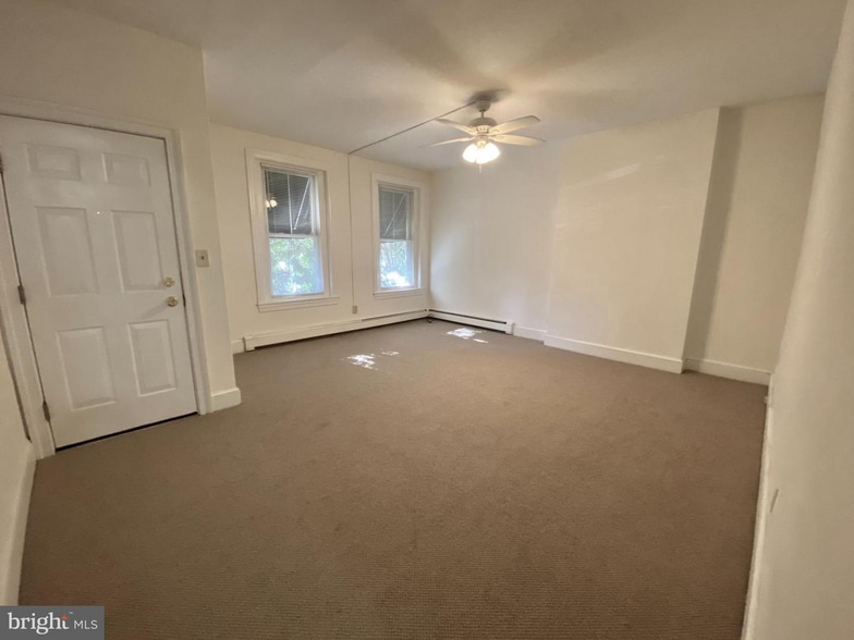 More Photos Of 131 W 18th St, Wilmington Multifamily For Sale