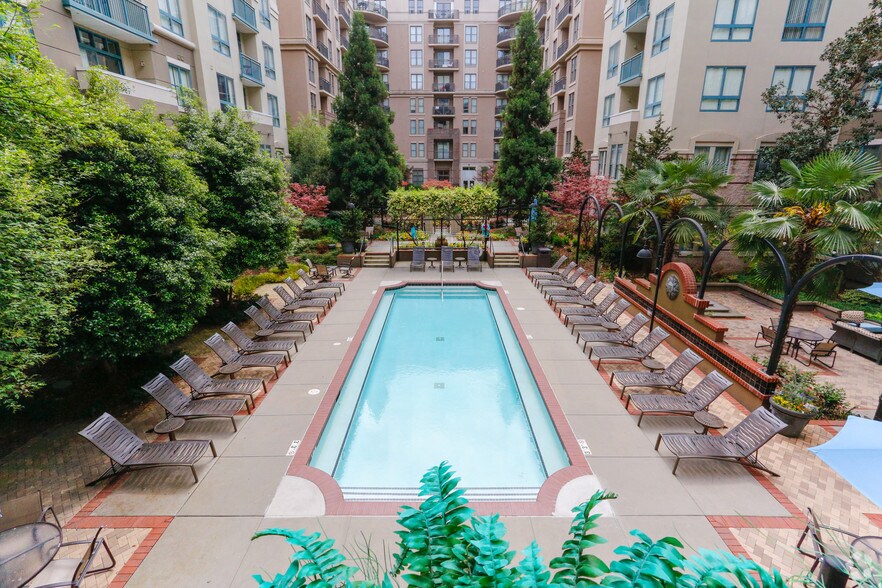 More Photos Of 120 N Cedar St, Charlotte Apartments For Lease