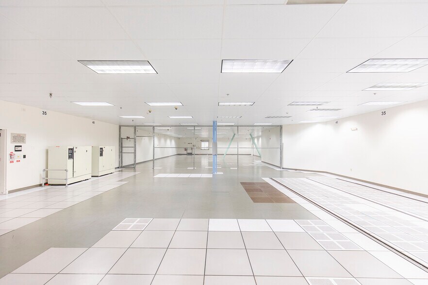 More Photos Of 201 N Sunrise Ave, Roseville Research And Development For Sale