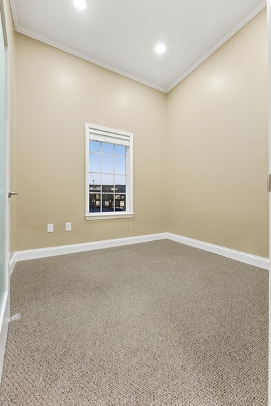 More Photos Of 311 S Royal Oaks Blvd, Franklin Medical For Sale