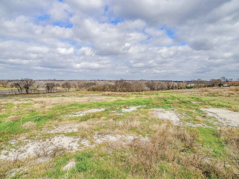 More Photos Of 900 Cantrell St, Waxahachie Land For Sale