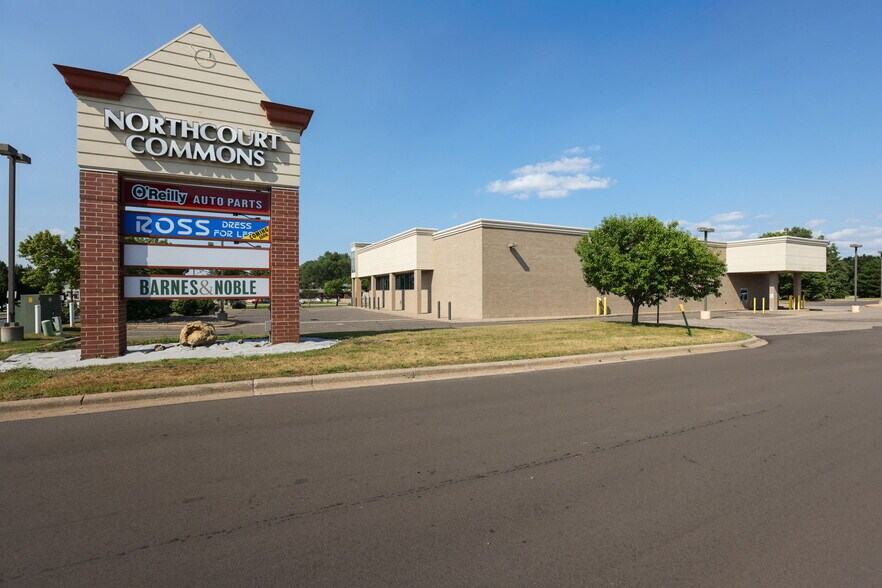 More Photos Of 600 County Road 10 NE, Blaine Drugstore For Lease