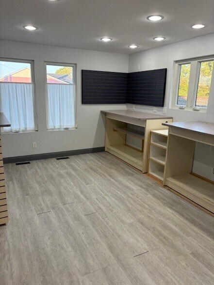 More Photos Of 6444 W Broadway, McCordsville Storefront Retail Office For Sale