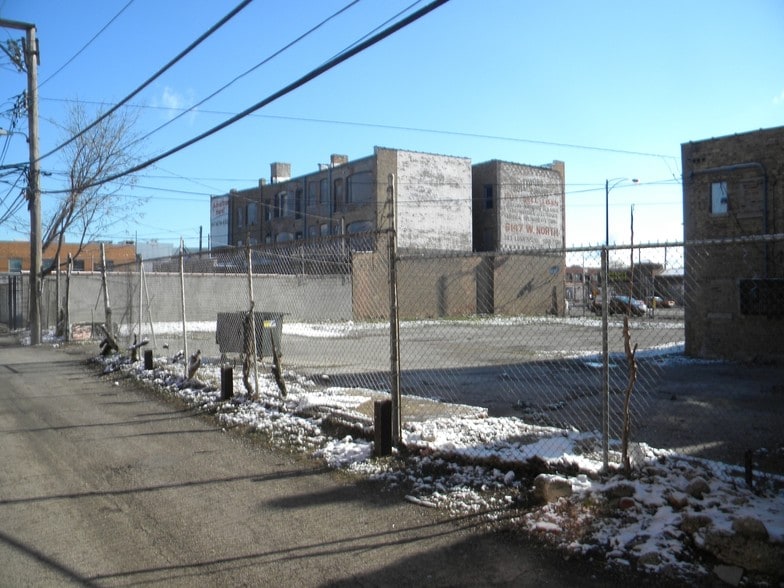 More Photos Of 4801 W Chicago Ave, Chicago Apartments For Lease