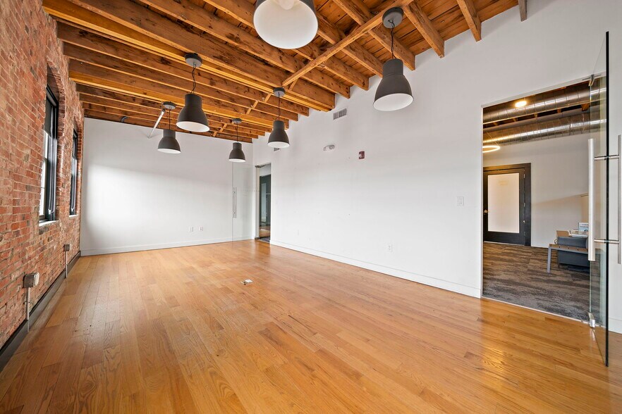 More Photos Of 12-16 Ericsson St, Boston Warehouse For Lease