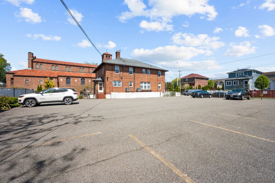 More Photos Of , Staten Island Unknown For Sale