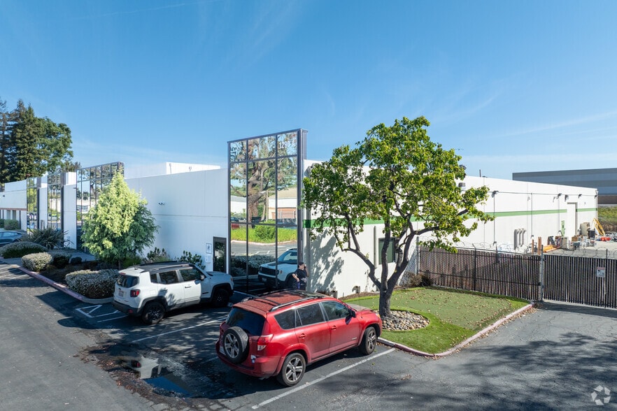 Primary Photo Of 1290 Reamwood Ave, Sunnyvale Research And Development For Lease