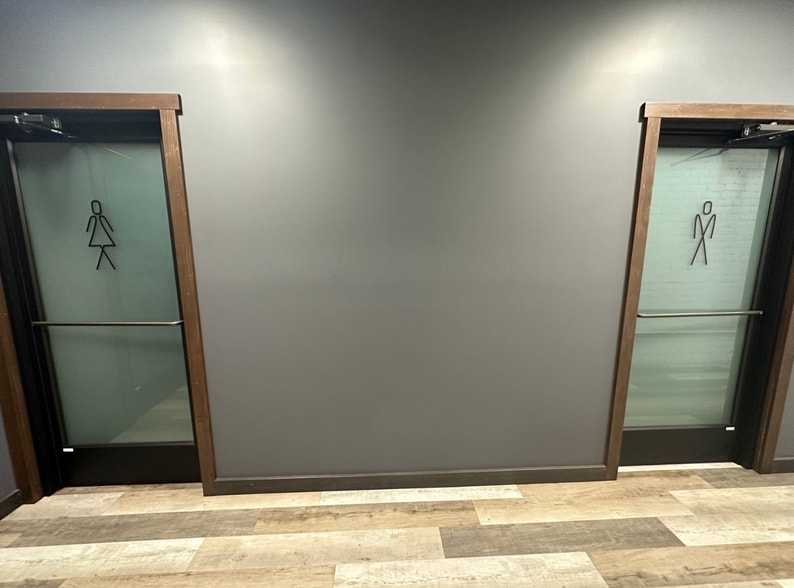 More Photos Of 108 N Main St, Crown Point Storefront Retail Office For Lease