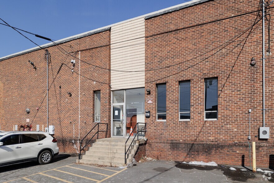 More Photos Of 467-475 Mundet Pl, Hillside Warehouse For Lease