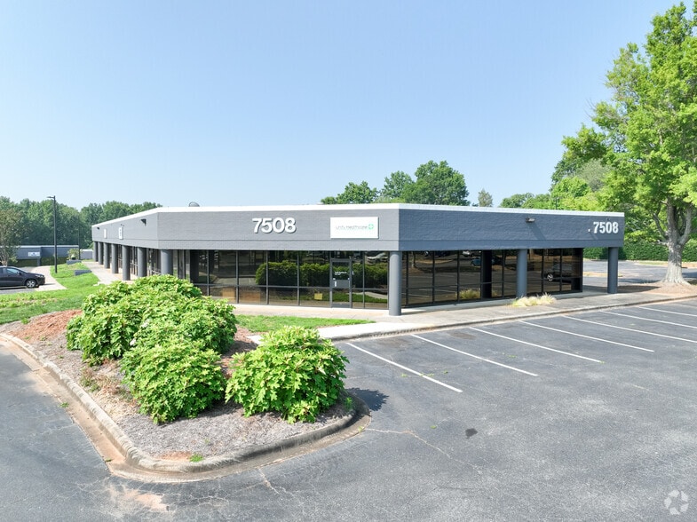 More Photos Of 7500 E Independence Blvd, Charlotte Unknown For Lease