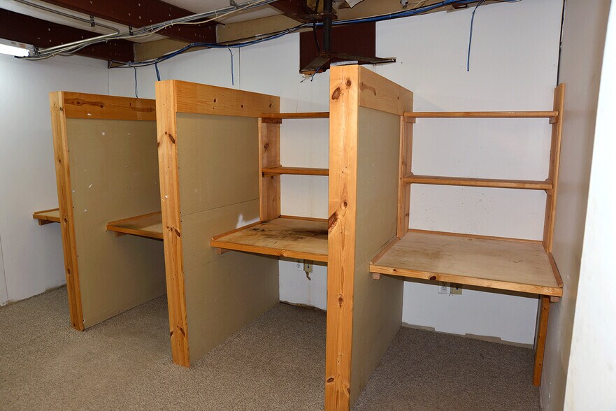 More Photos Of 9107 Industry Dr, Manassas Park Warehouse For Lease