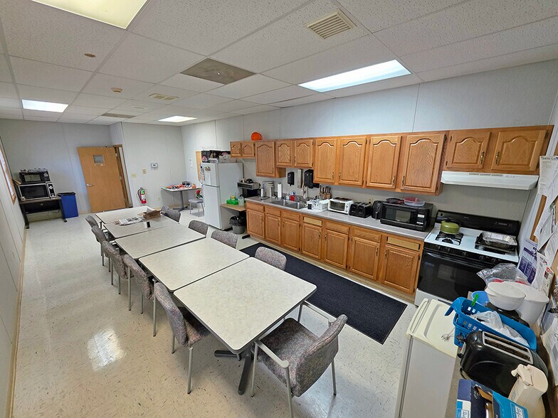More Photos Of 100 Prushnok Dr, Punxsutawney Office For Sale