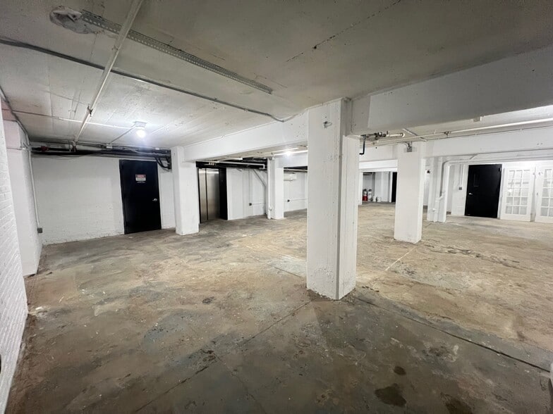 More Photos Of 190 Christopher Columbus Dr, Jersey City Office Residential For Lease