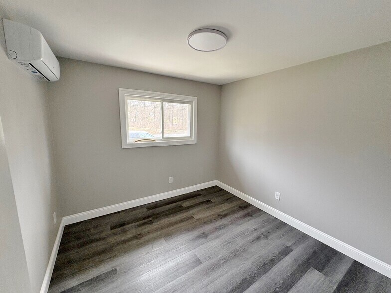 More Photos Of 113 N Chestnut St, New Paltz Office Residential For Lease