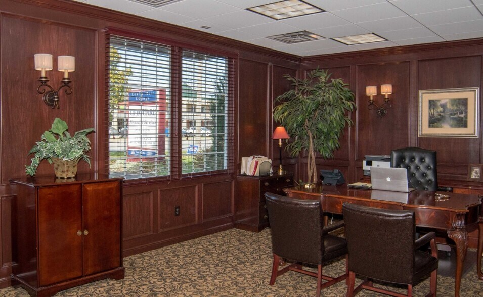 More Photos Of 7536-7540 Mentor Ave, Mentor Storefront Retail Office For Lease