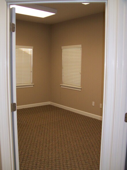 More Photos Of 1100 Town Plaza Ct, Winter Springs Medical For Lease