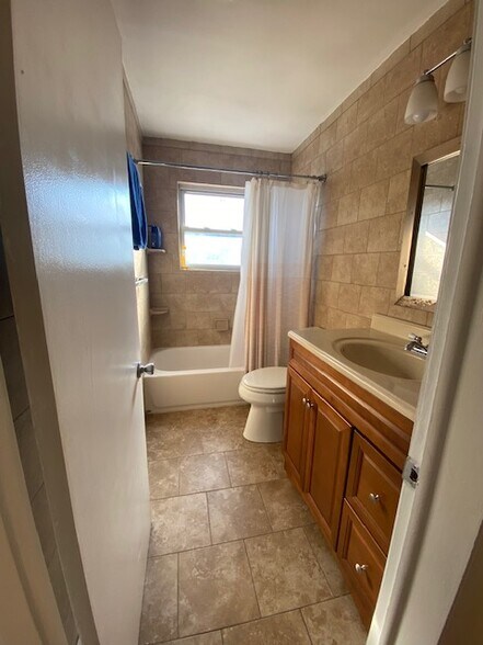 More Photos Of 833 Oregon Ave, Linthicum Heights Industrial For Sale