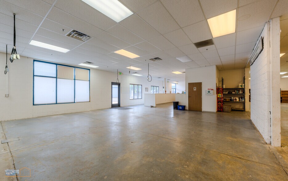 More Photos Of 1243 S Sherman Dr, Longmont Warehouse For Lease