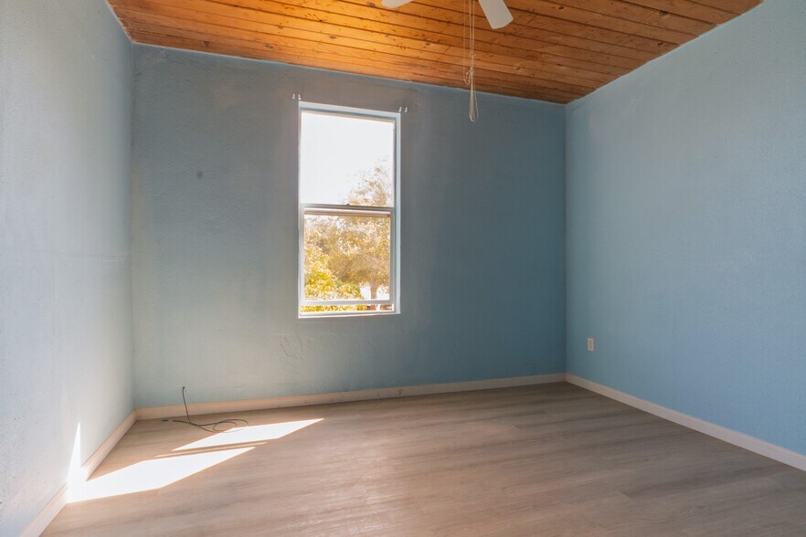 More Photos Of 3882 Washington Ave, Le Grand Apartments For Sale