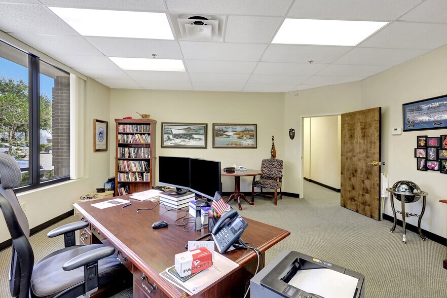 More Photos Of 5620 W Sligh Ave, Tampa Loft Creative Space For Sale