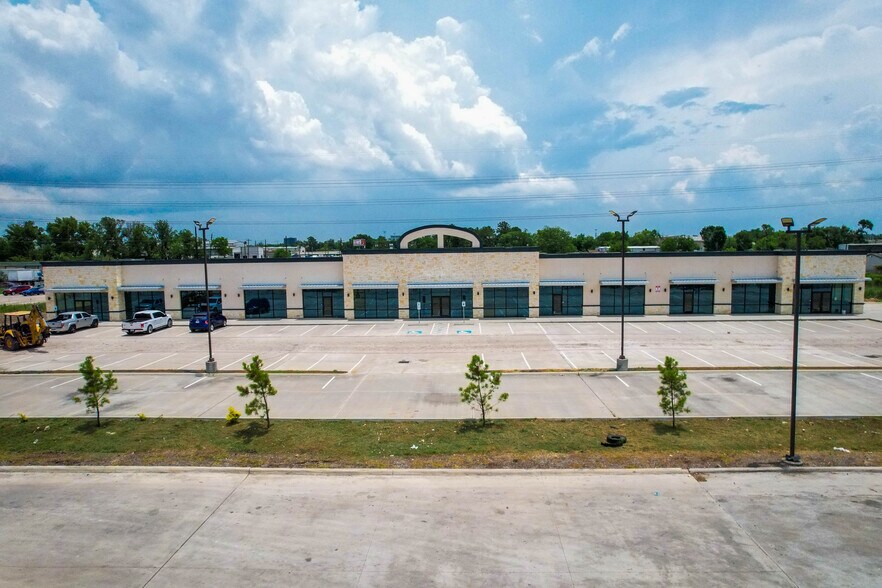 Primary Photo Of 1130 Aldine Bender Rd, Houston General Retail For Lease