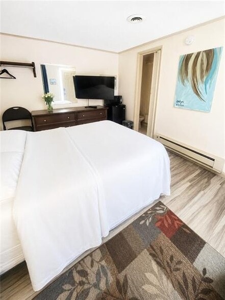 More Photos Of 7909 National Pike, Uniontown Hotel For Sale