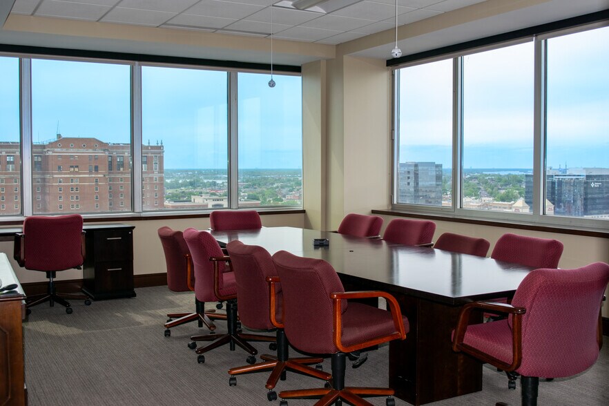 More Photos Of 10 Lafayette Sq, Buffalo Hotel For Lease