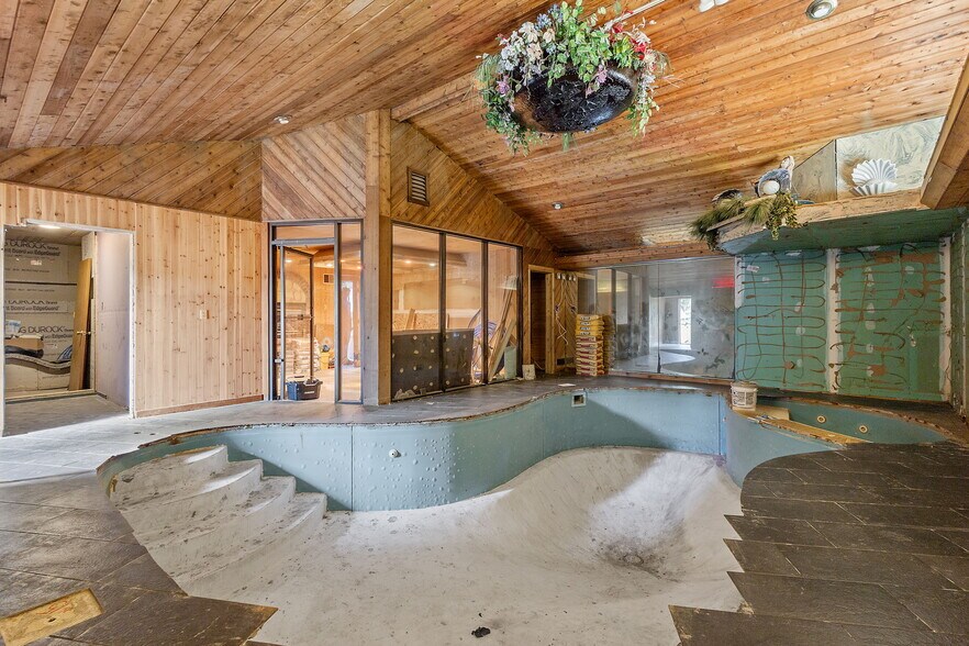 More Photos Of 2507 E 1100 N, Demotte Apartments For Sale