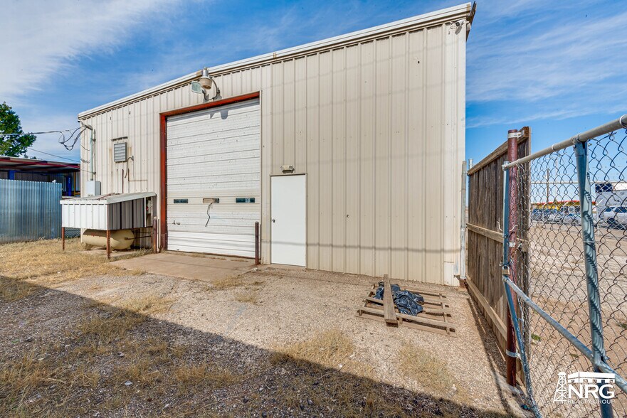 More Photos Of 130 E 52nd St, Odessa Industrial For Sale