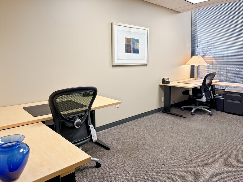 More Photos Of 9393 W 110th St, Overland Park Coworking Space