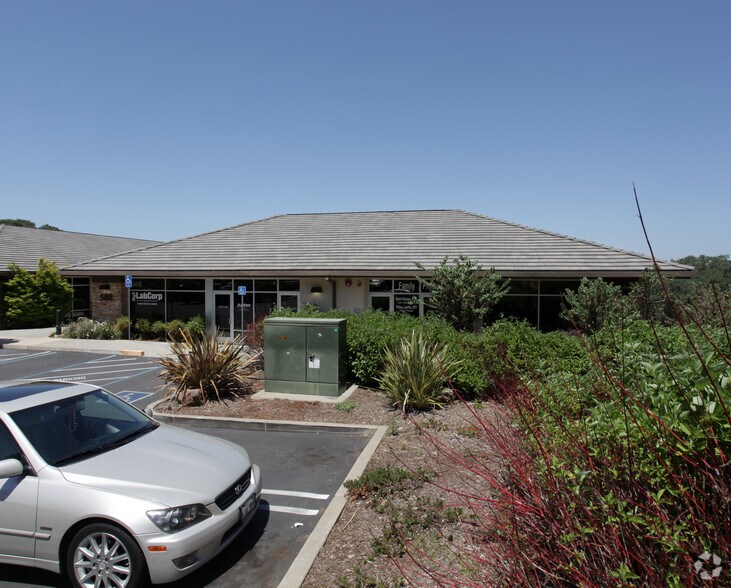 More Photos Of 588 N Sunrise Ave, Roseville Medical For Lease
